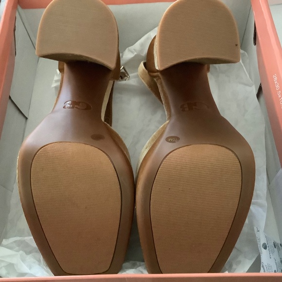 Gianna Bini GB Velvet Mustard/Gold Platform Heel Shoes Size 10 - Picture 9 of 10